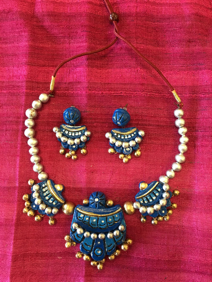 Handmade Terra Cotta Fashionable Necklace Set - Blue & Silver