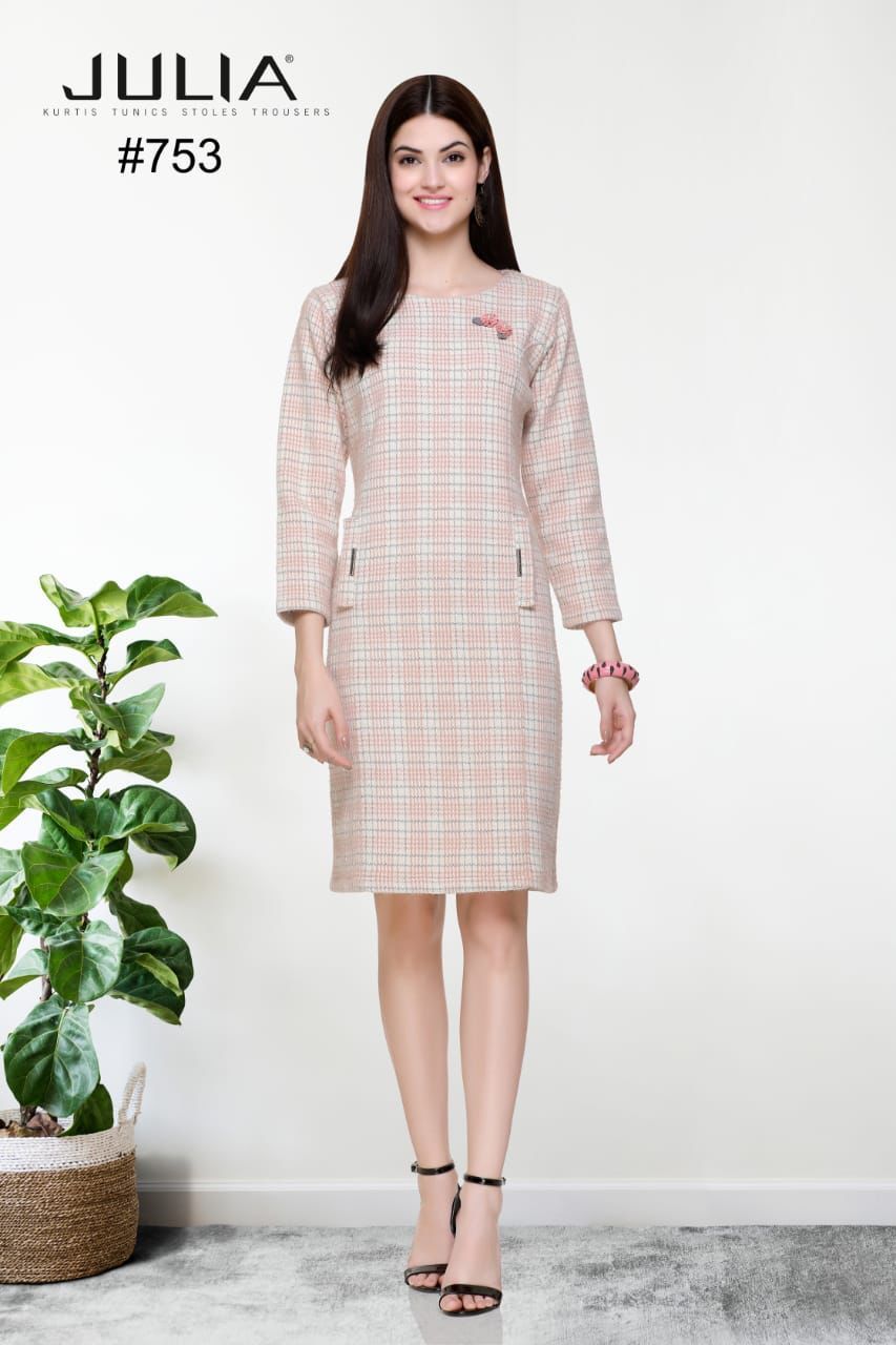 Julia woolen kurti hotsell