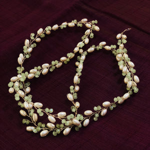 Women's crystal and faux pearl hair vine/ Bridal head piece/ Wedding hair accessories