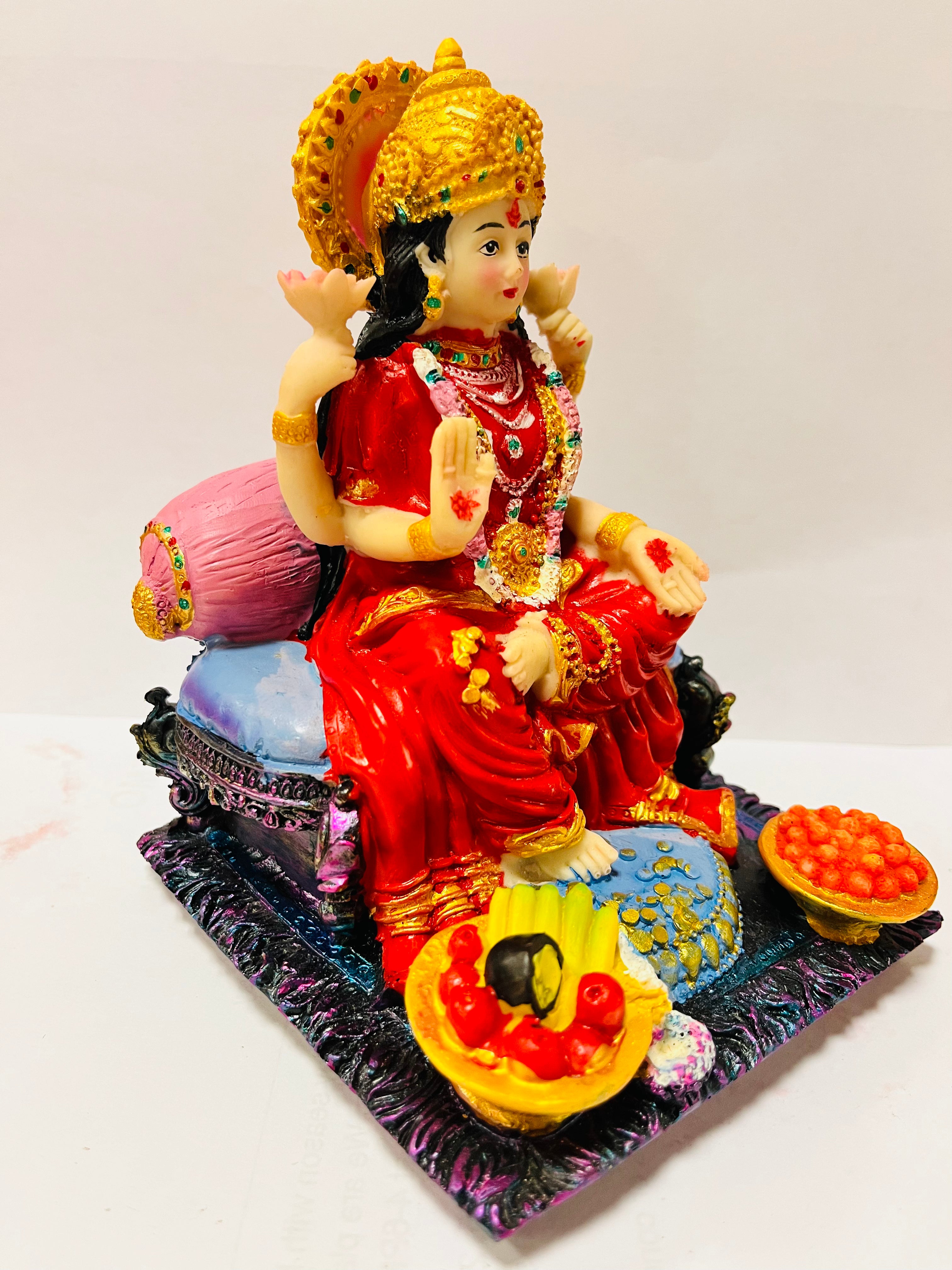 Dhan Lakshmi Statue