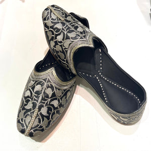Men’s Black Embroidered Shoes