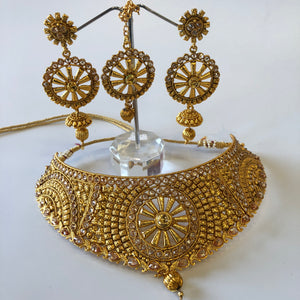 Indian Traditional Style Chokar Set