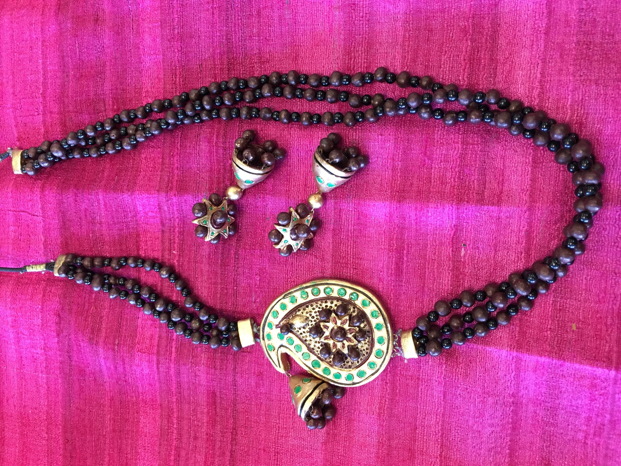 Terracotta Fashionable Necklace Set - Maroon & Black - Sarang