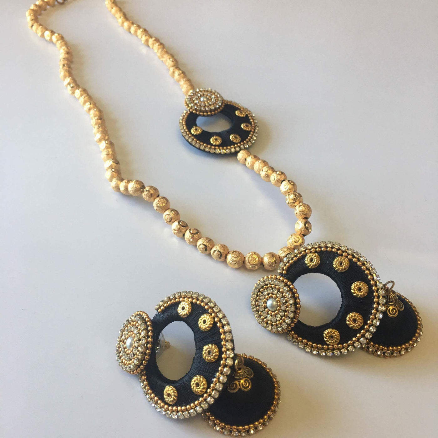 Silk Thread Handmade Necklace set with Bangles and Maang tikka – Khushi  Handicrafts