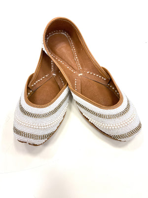 WHITE- Punjabi JUTTI,Mojari Shoes, Indian Ethnic Shoes, Women Mojaris,/ Khussa