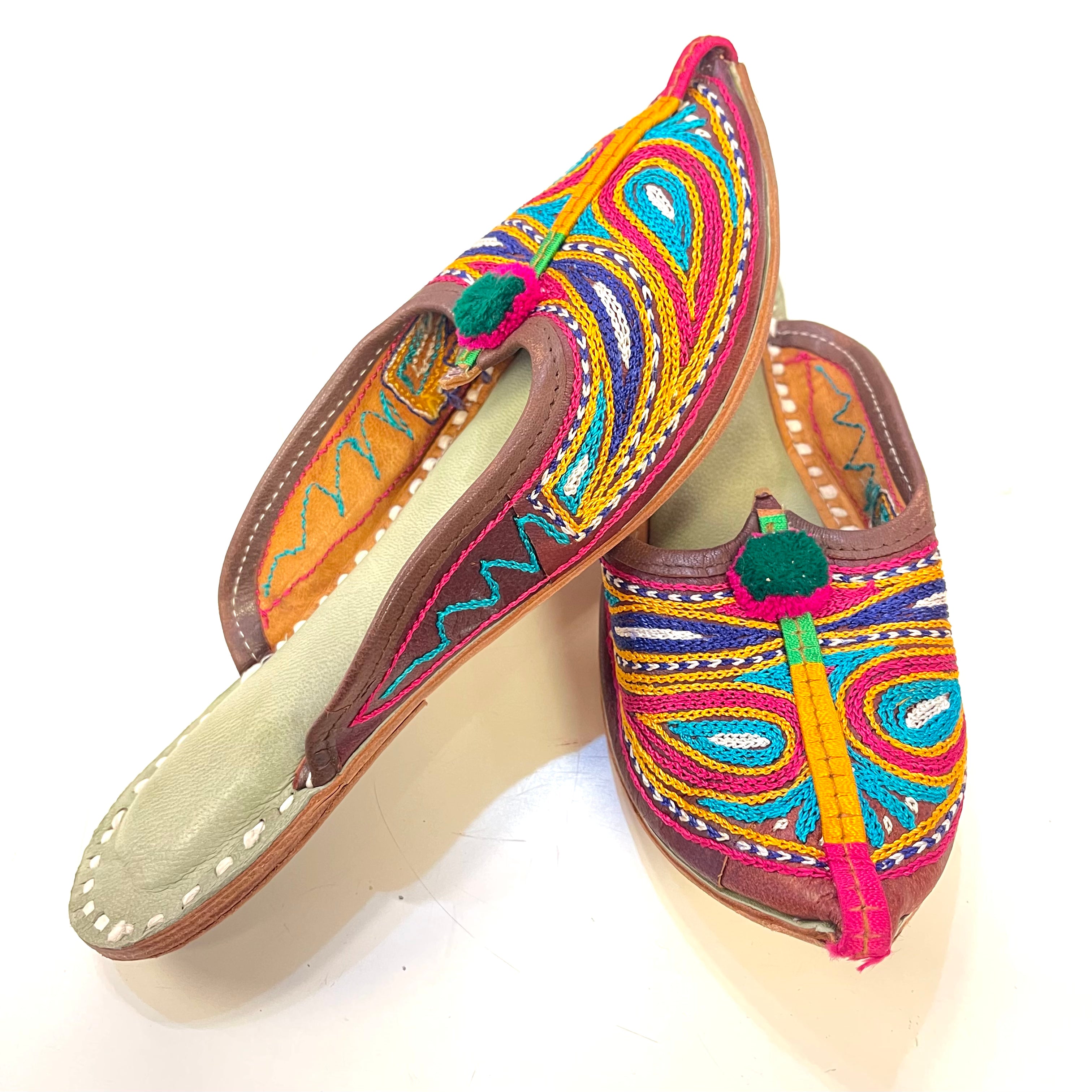 Indian Ethnic Shoes, Women Mojaris, Back open Flat shoes