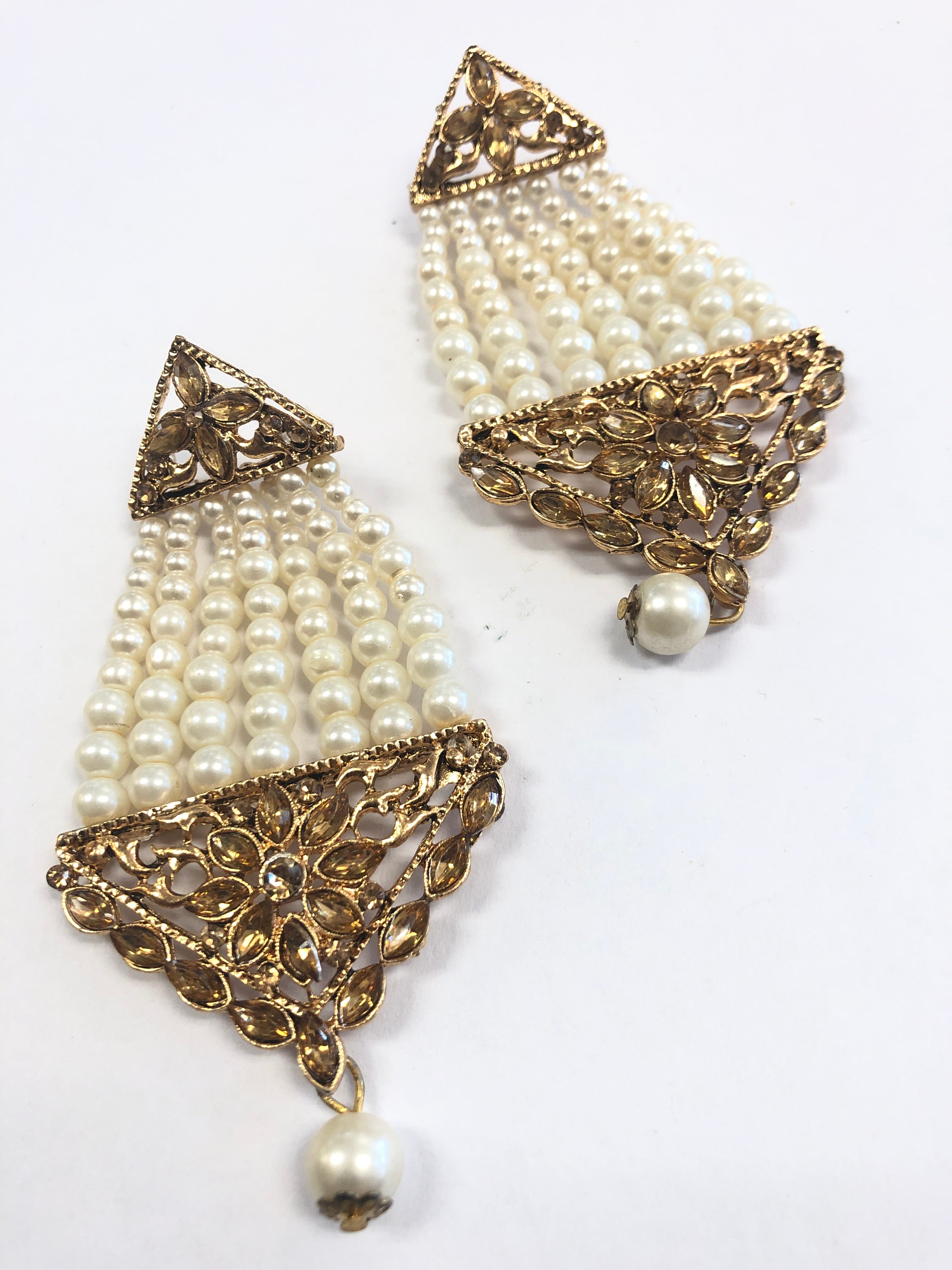 Grey Gold Earring