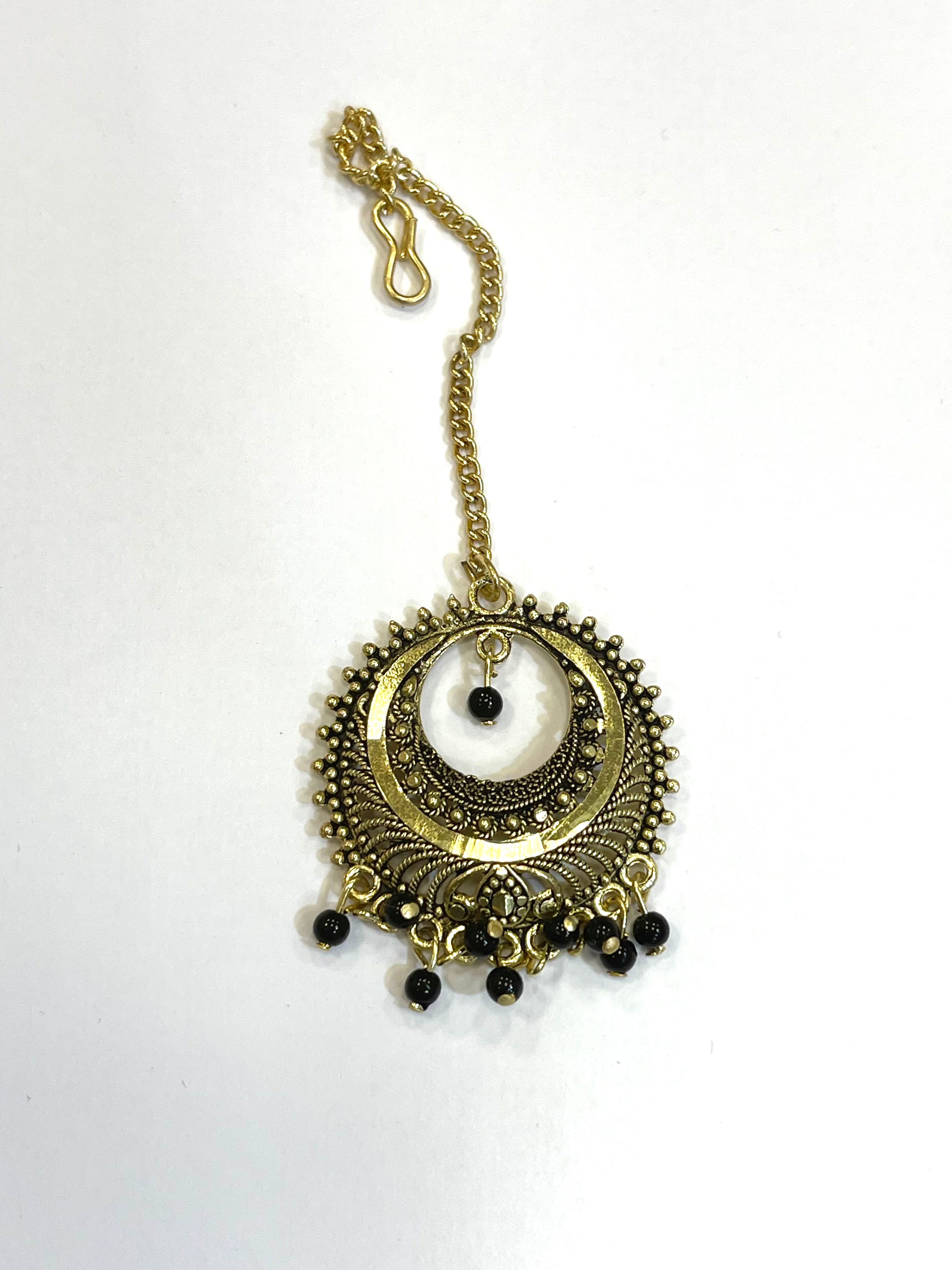 Stylish Earring with Tikka