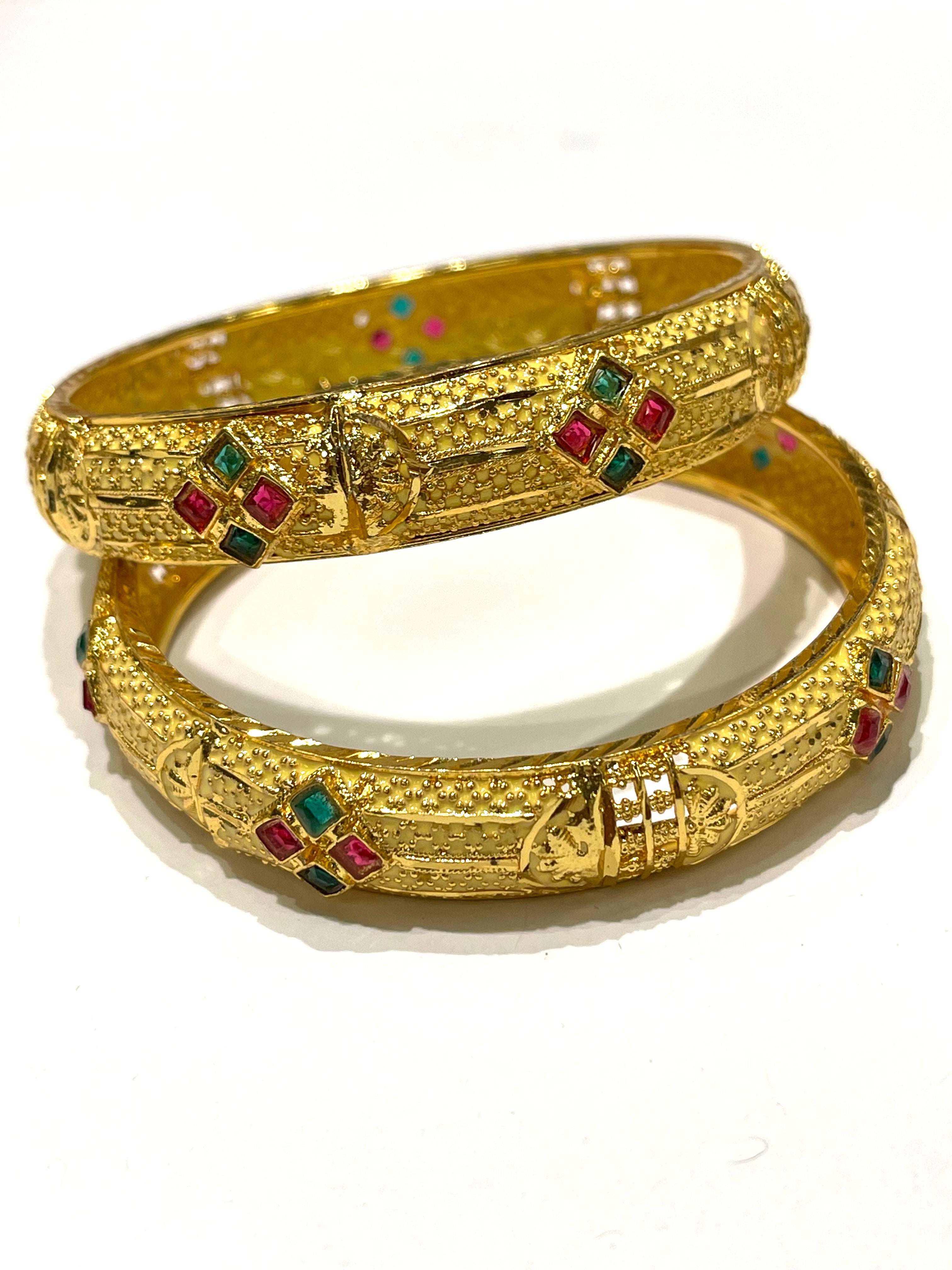 Chic 1 gm Gold Bangle