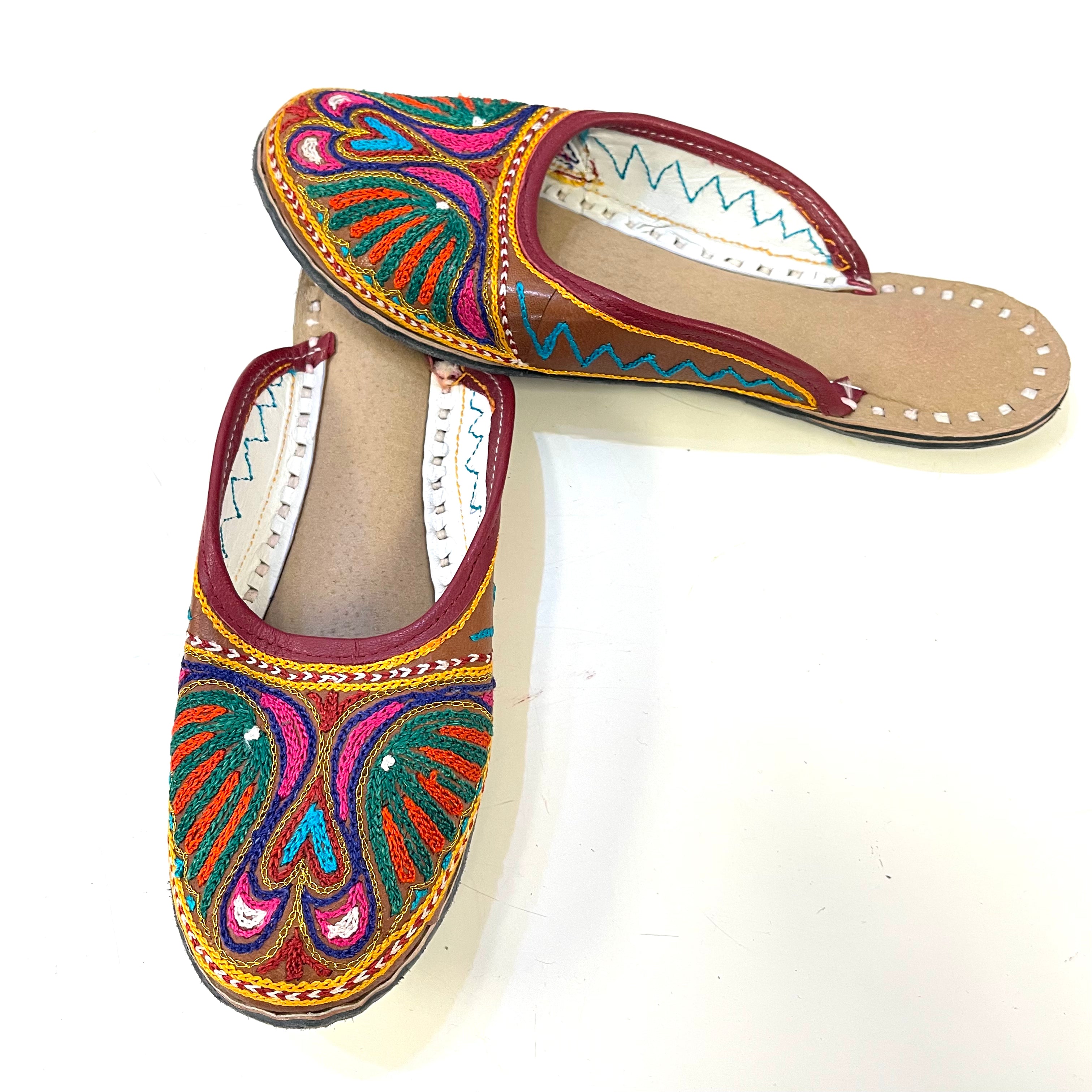 Indian Ethnic Shoes, Women Mojaris, Back open Flat shoes